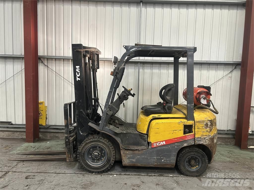 TCM FG25T3 Empilhadores a gás