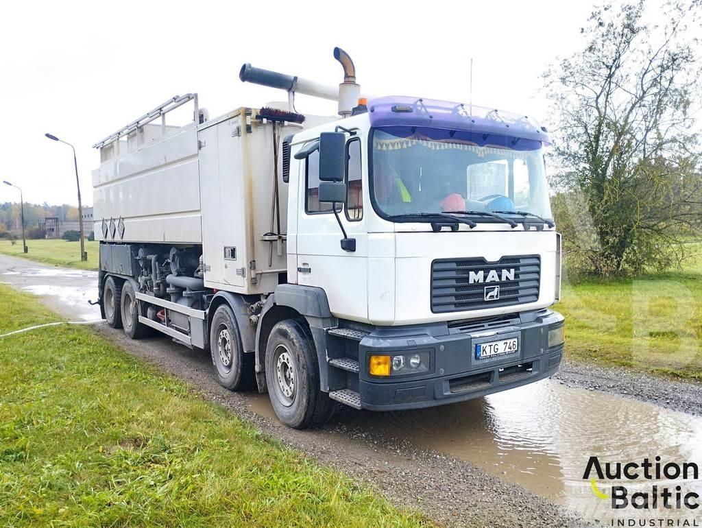 MAN T 46 Camiões Aspiradores Combi