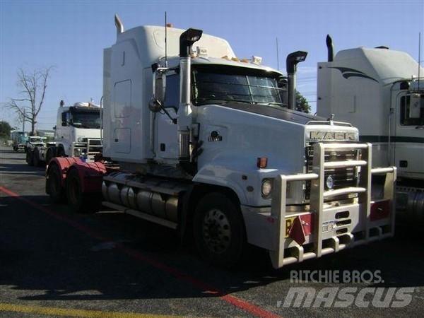 Mack Trident Cavalos Mecânicos