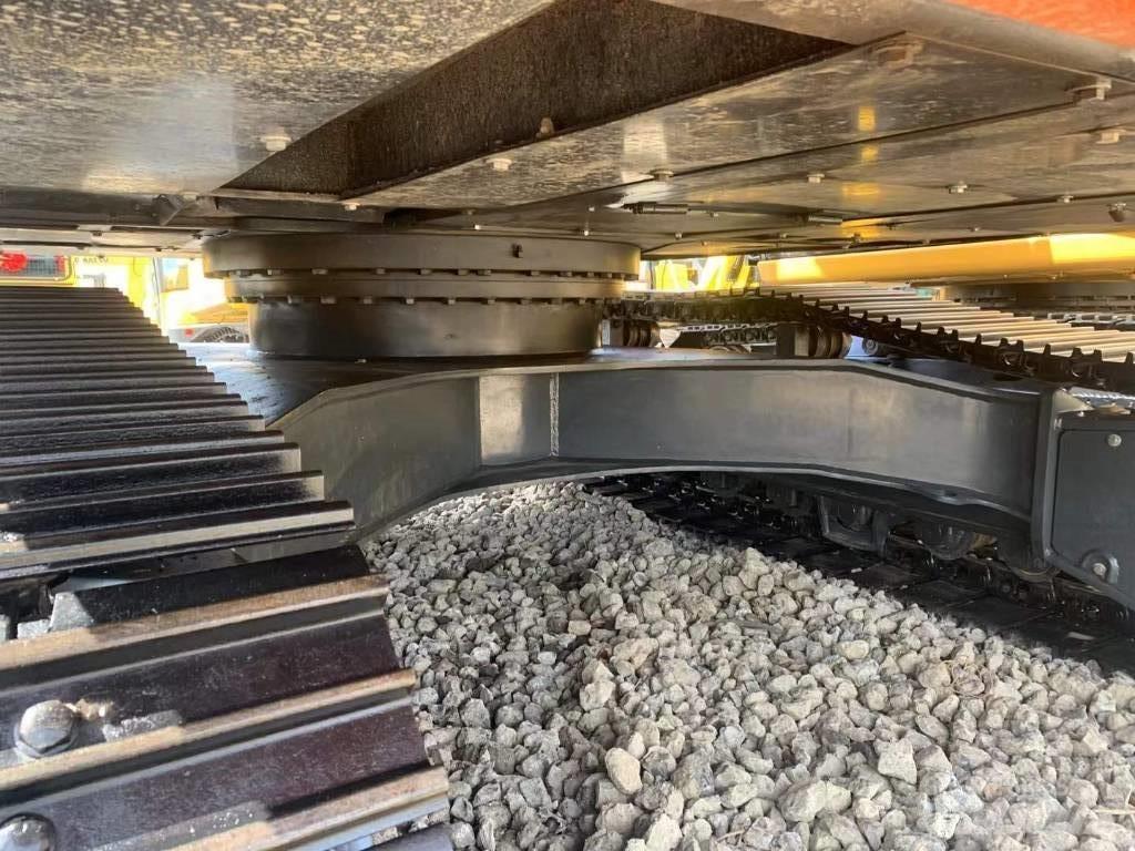 Doosan DX 225 Escavadeiras de esteiras