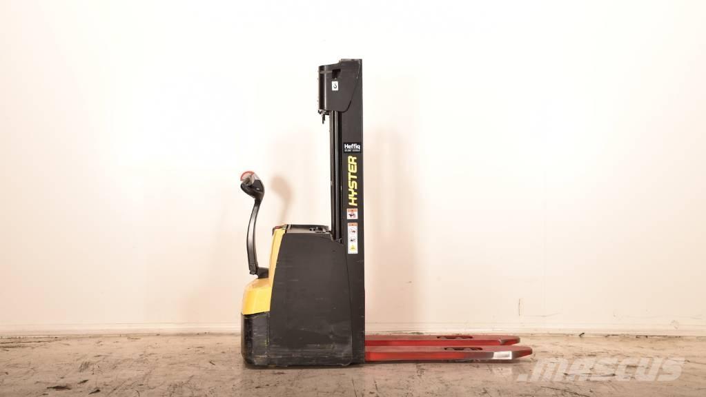 Hyster S 1.6 Empilhador para operador externo