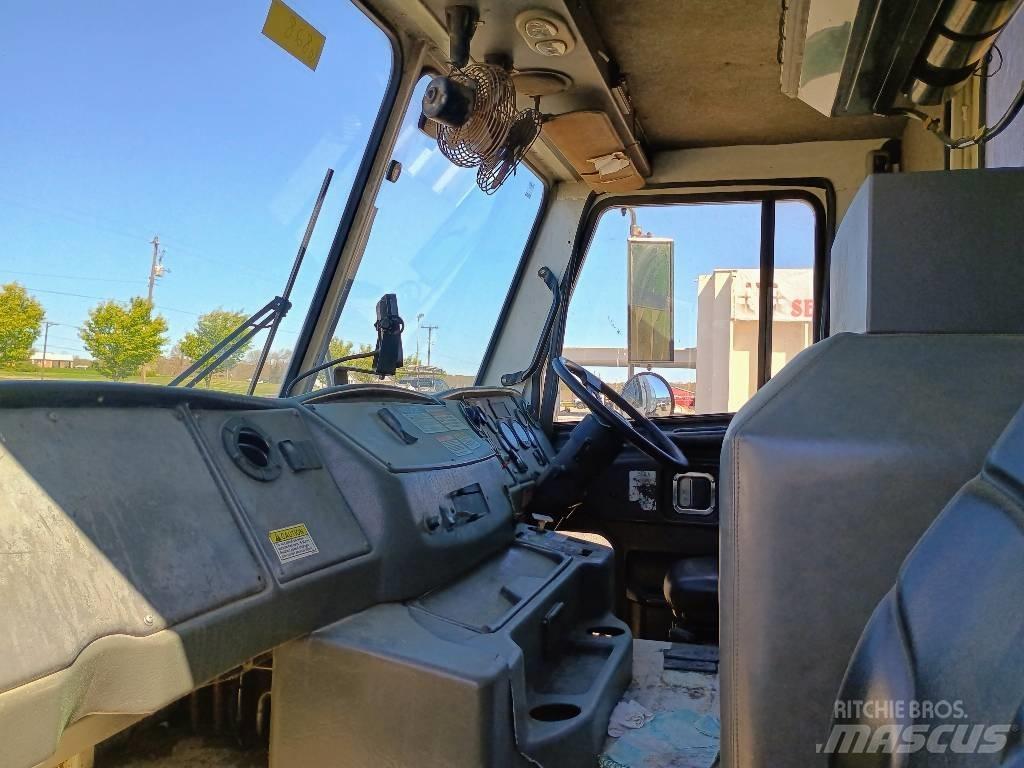  2011 Crane Carrier Camiões de lixo