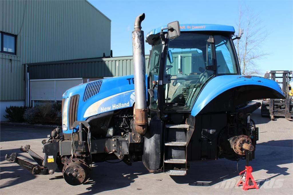 New Holland T8020 Tratores Agrícolas usados