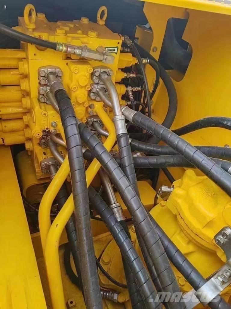 Komatsu 240LC-8 Escavadeiras de esteiras