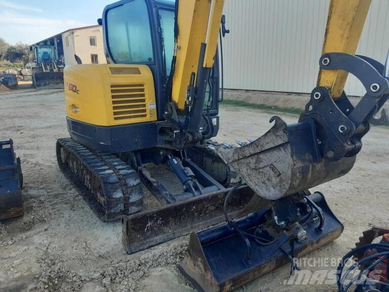 New Holland E 60 C Miniescavadeiras