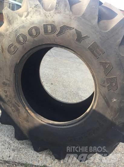 Goodyear 650/75R32 Pneus