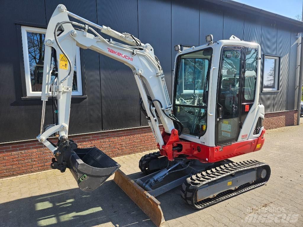 Takeuchi TB 225 Miniescavadeiras