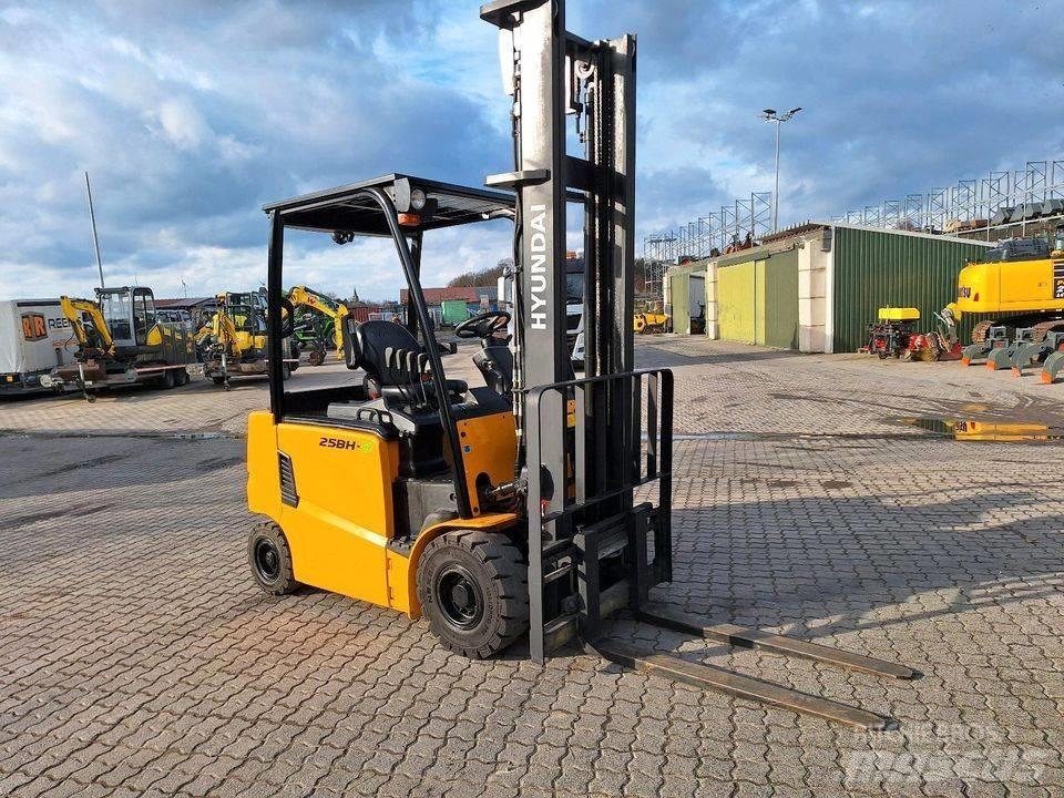 Hyundai 25 BH-9 Construção - Outros
