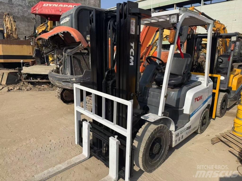 TCM FD 25 Empilhadores Diesel