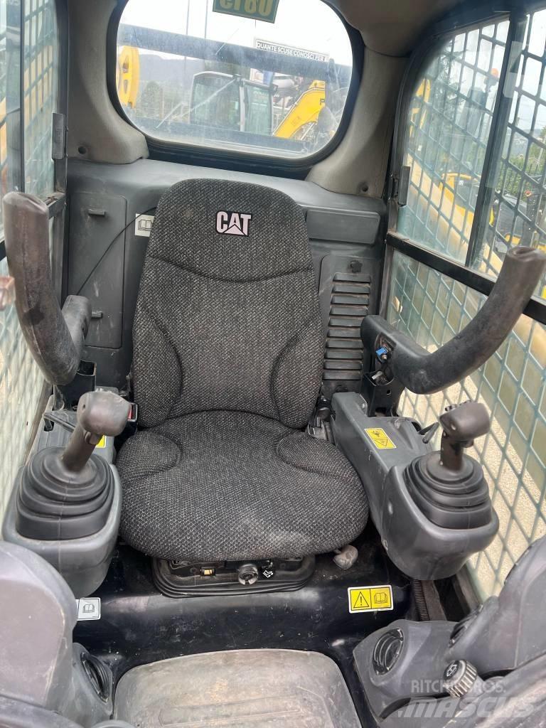 CAT 262 D Minicarregadeiras