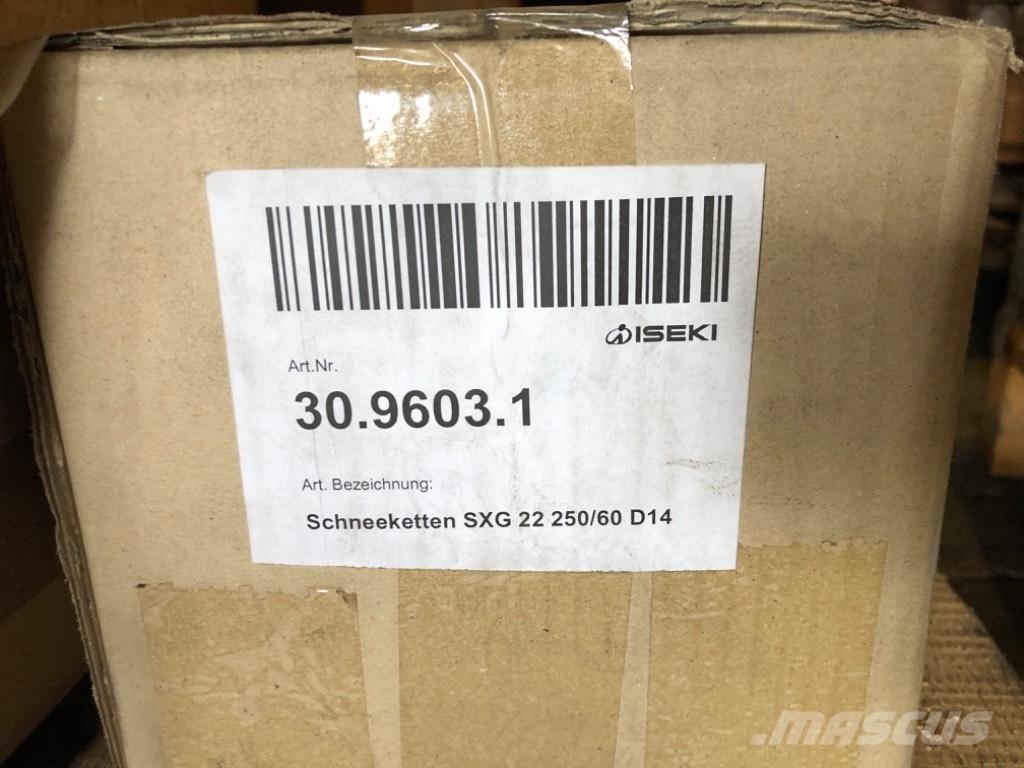 Iseki SXG 22 Corta-Relvas Riders