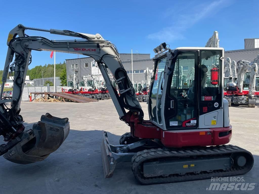 Takeuchi TB 257 FR Miniescavadeiras
