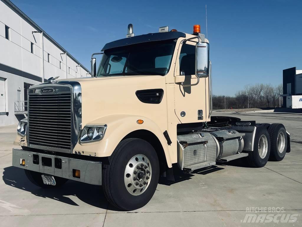 Freightliner 122 SD Cavalos Mecânicos