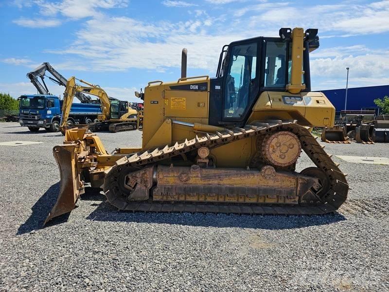 CAT D 6 N LGP Dozers - Tratores rastos
