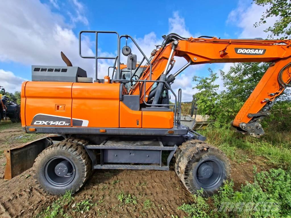 Doosan DX140W-5 Escavadoras de rodas