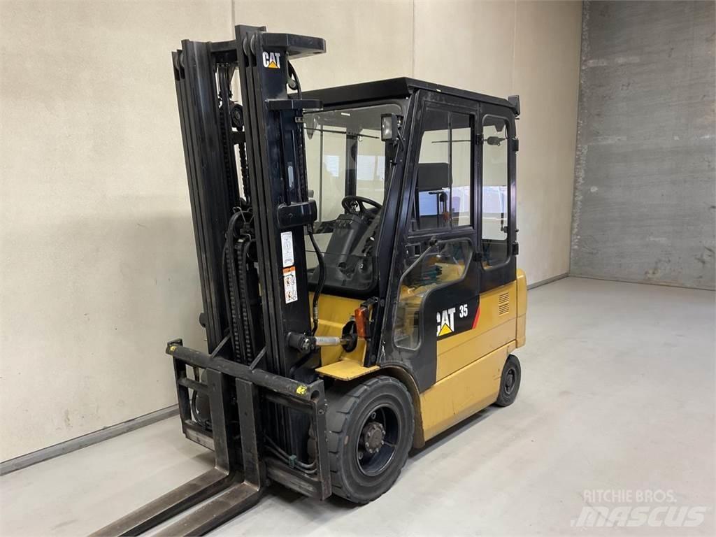 CAT EP35K-PAC Empilhadores eléctricos