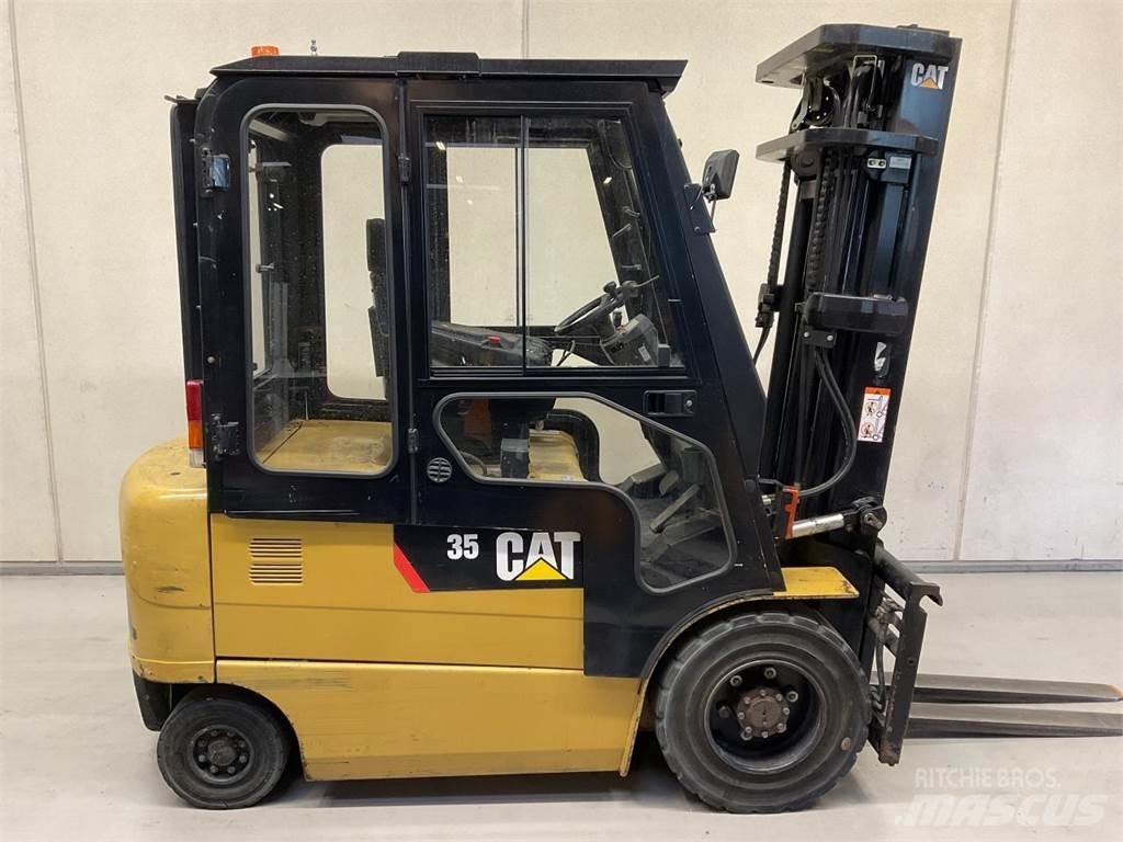 CAT EP35K-PAC Empilhadores eléctricos