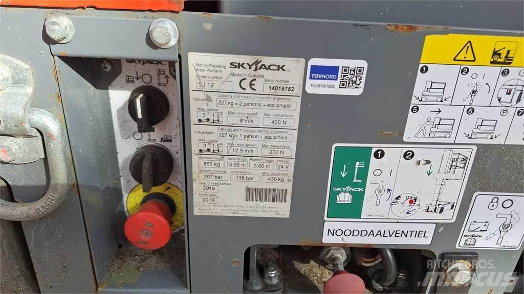 SkyJack SJ12 Outros elevadores e plataformas