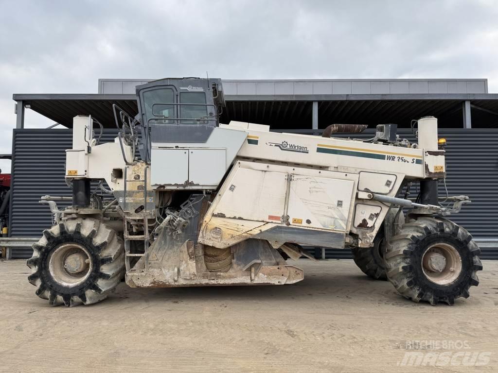 Wirtgen WR 2500S Recicladores de asfalto