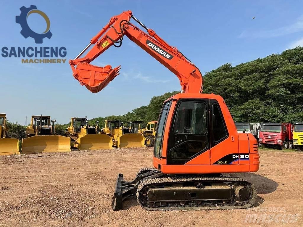 Doosan DH 80 Escavadoras Midi 7t - 12t
