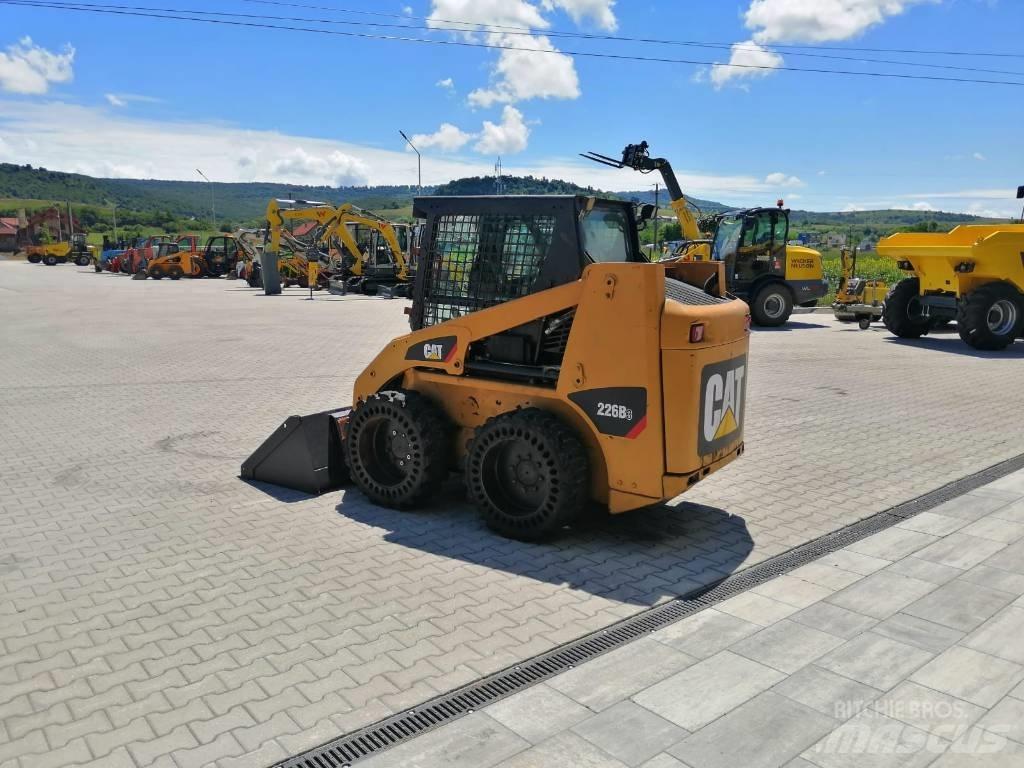 CAT 226 B 3 Minicarregadeiras