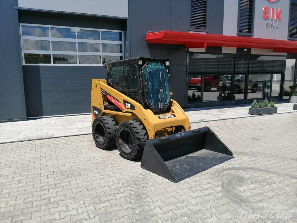 CAT 226 B 3 Minicarregadeiras