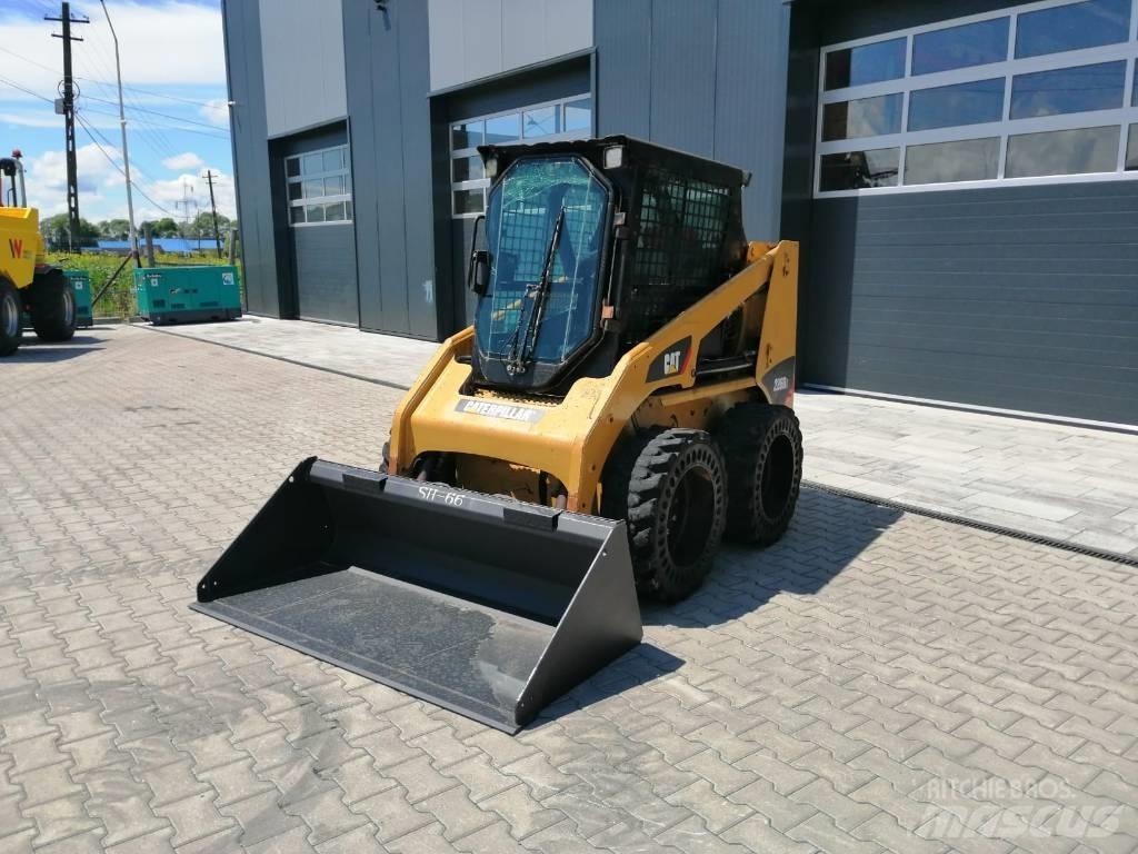 CAT 226 B 3 Minicarregadeiras