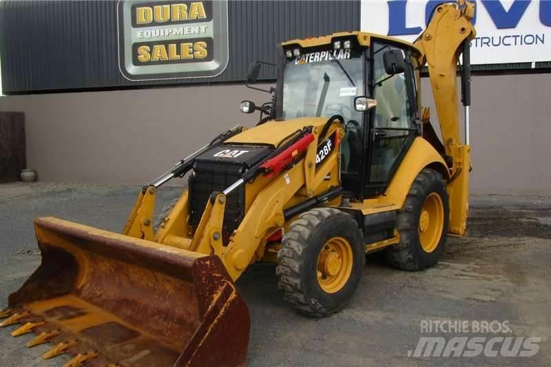 CAT 428F Retroescavadeiras