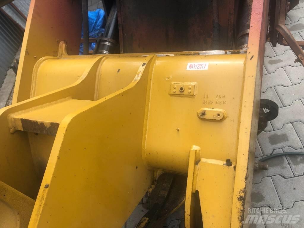 CAT 906 ramiona Chassis e suspensões