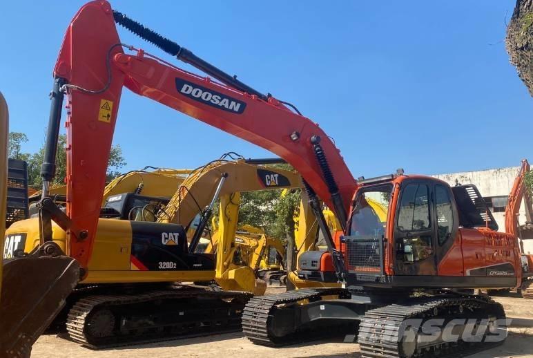 Doosan DX225 Escavadeiras de esteiras