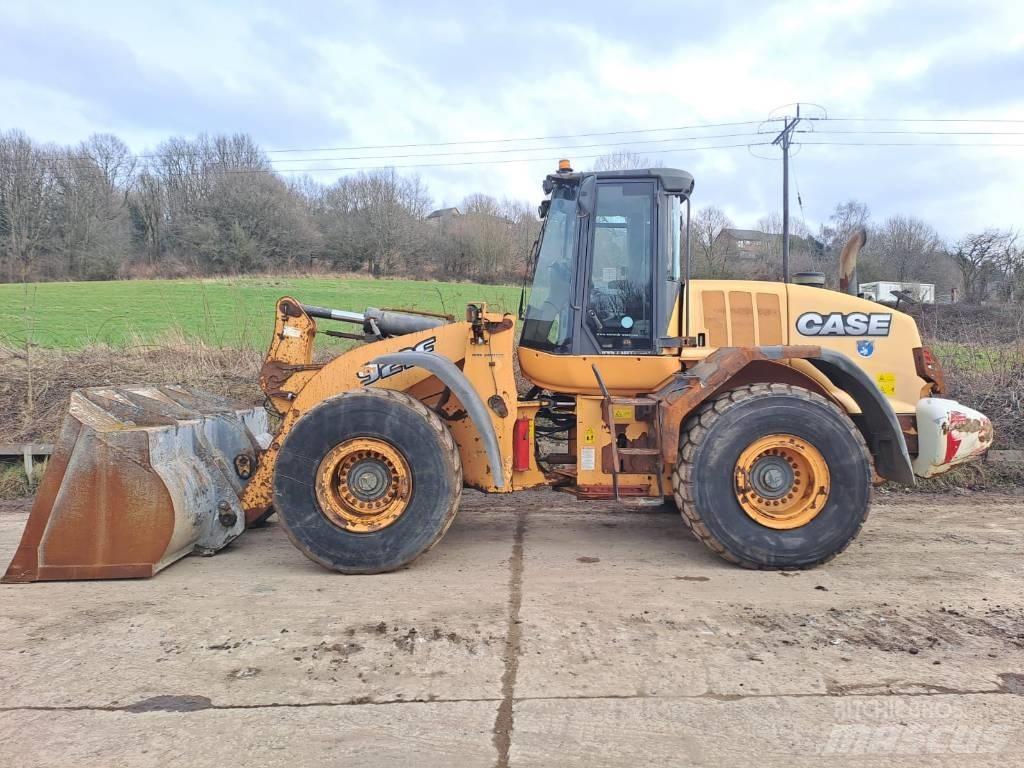 CASE 921 F Carregadeiras de rodas