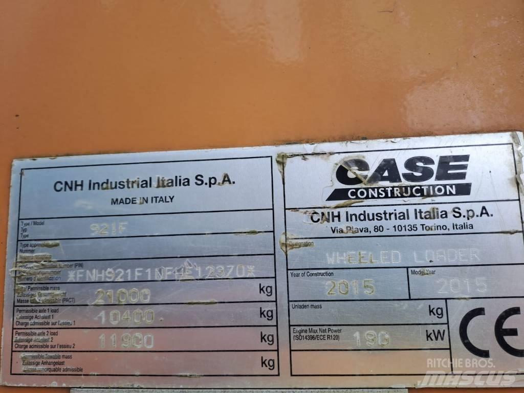 CASE 921 F Carregadeiras de rodas