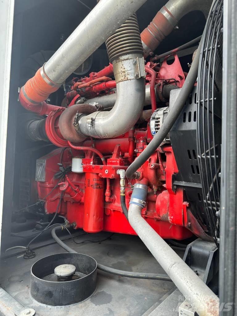 Cummins C300D6R Geradores Diesel