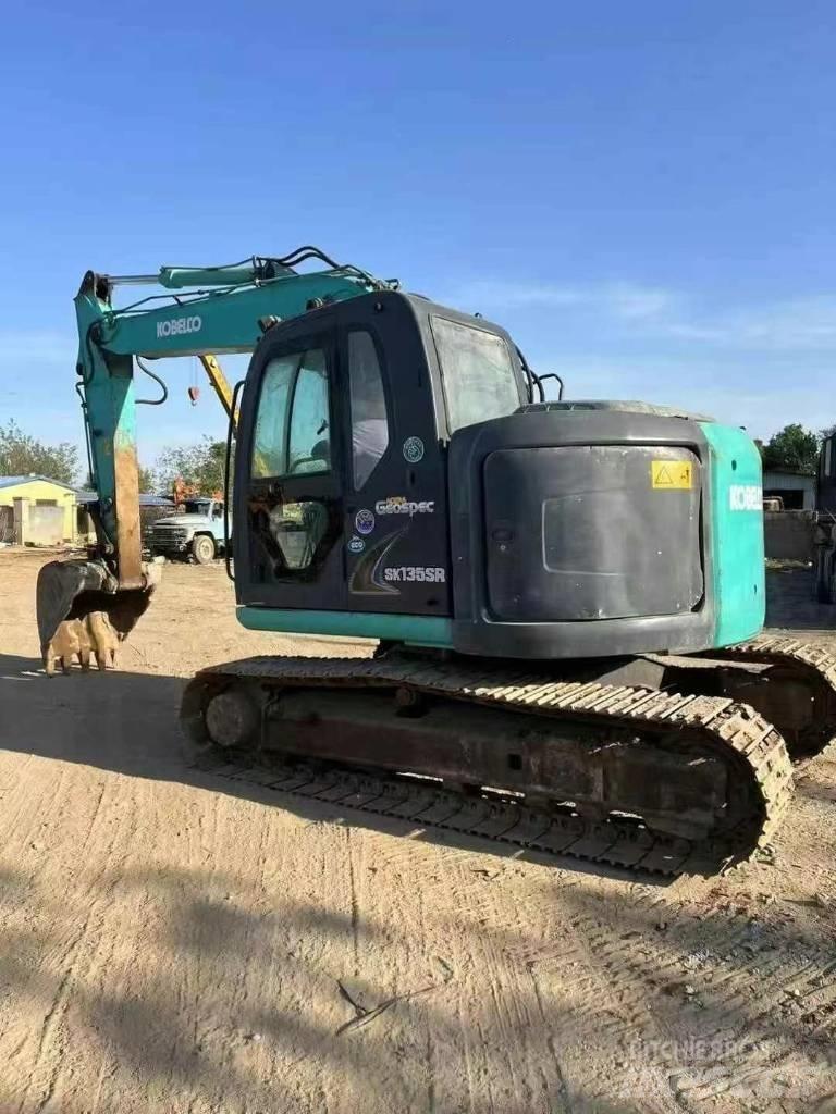 Kobelco SK135 Escavadeiras de esteiras