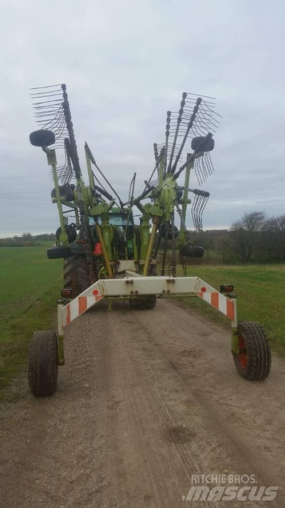 CLAAS 880 LINER Ancinho virador