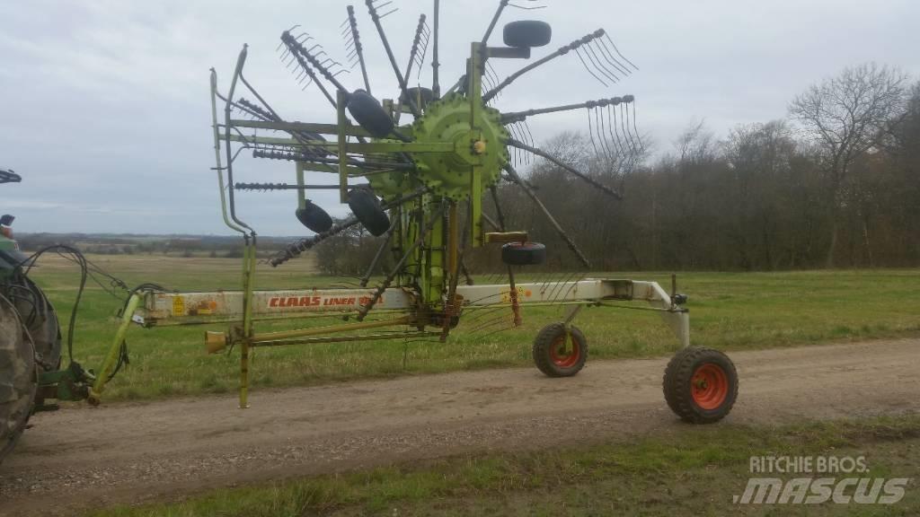 CLAAS 880 LINER Ancinho virador