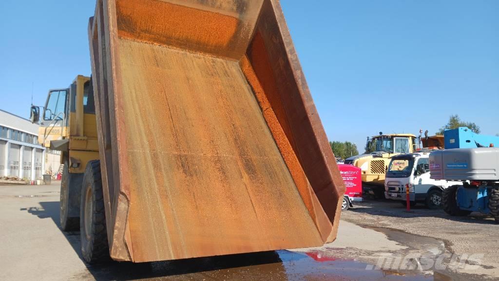 Komatsu 405 Camiőes basculantes rígidos