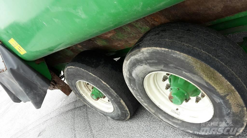 Keenan MF-400 Alimentadores de animais