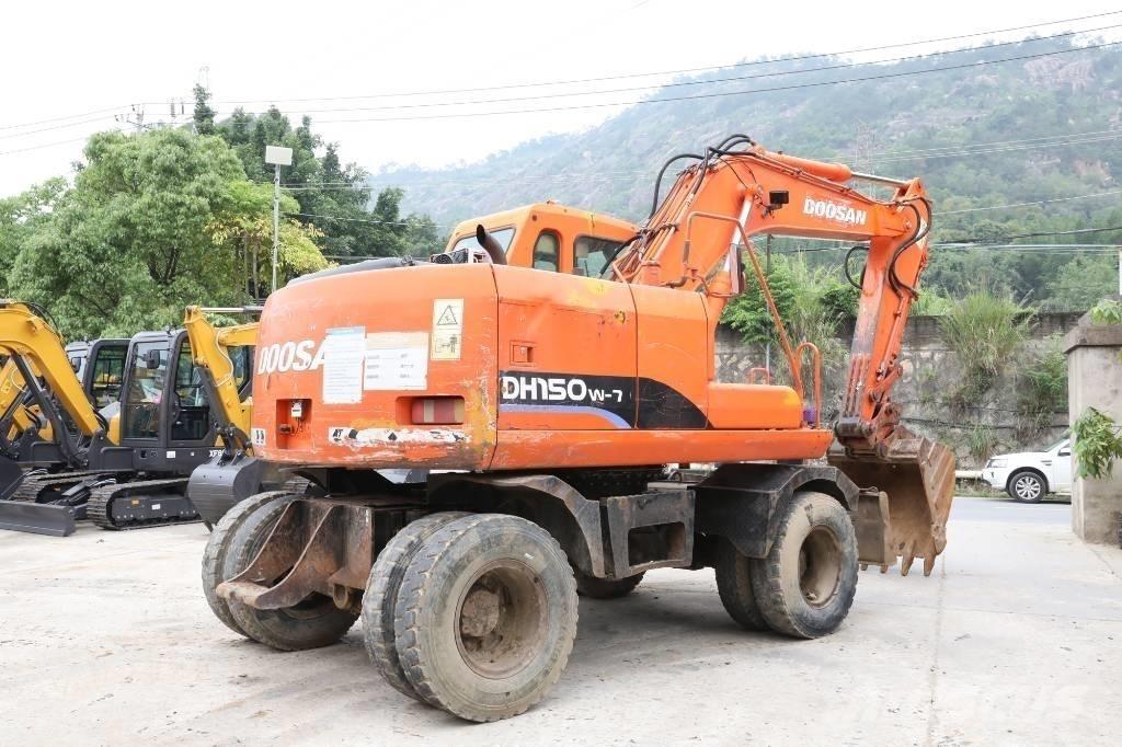 Doosan DH 150 W-7 Escavadoras de rodas