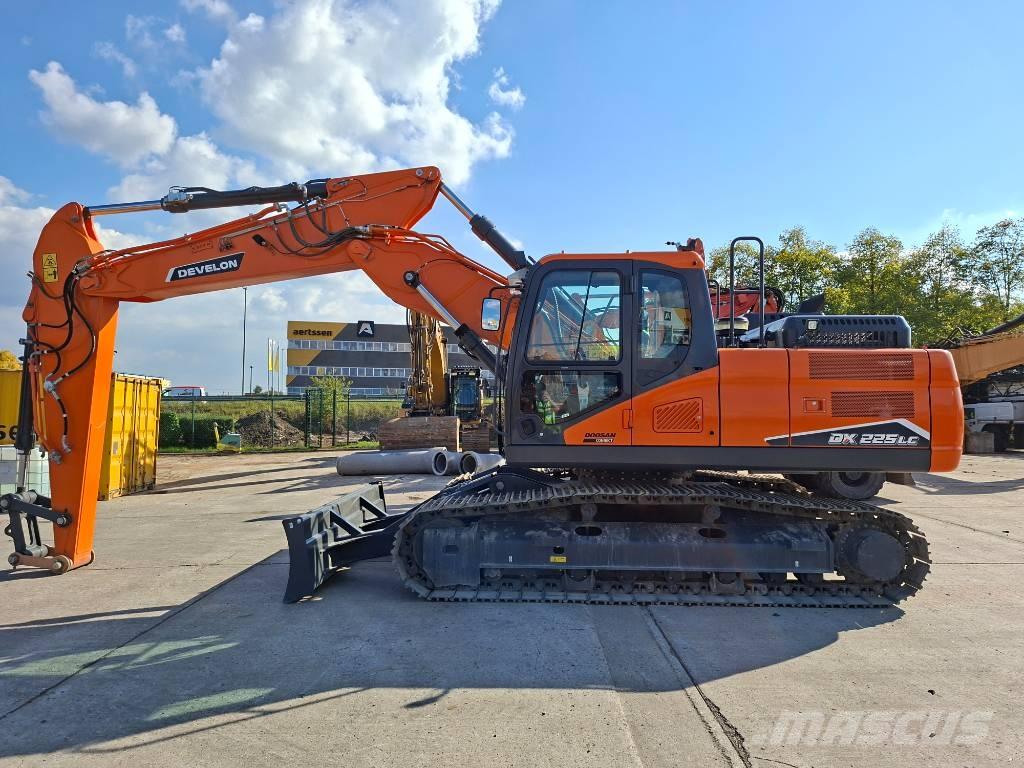 Develon DX225LC-7 Escavadeiras de esteiras