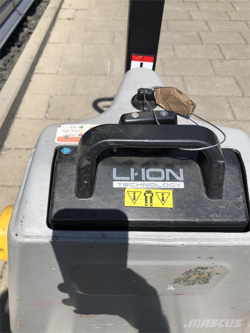 Still ECH 12 C Empilhador para operador externo