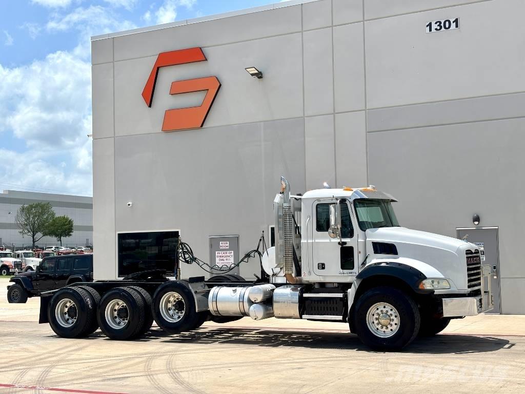 Mack Granite GU 813 Cavalos Mecânicos