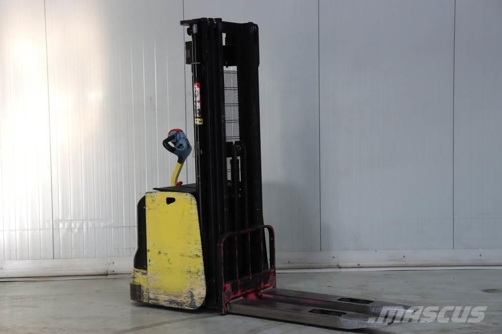 Hyster S1.4-46 Empilhador para operador externo