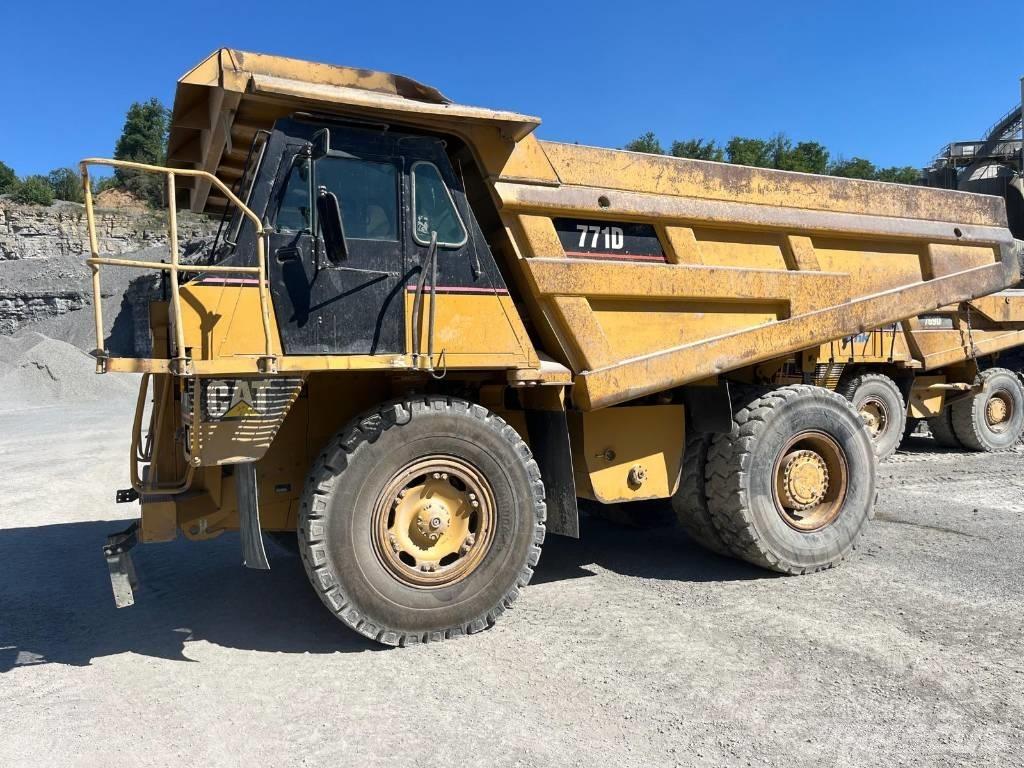 CAT 771D Camiőes basculantes rígidos