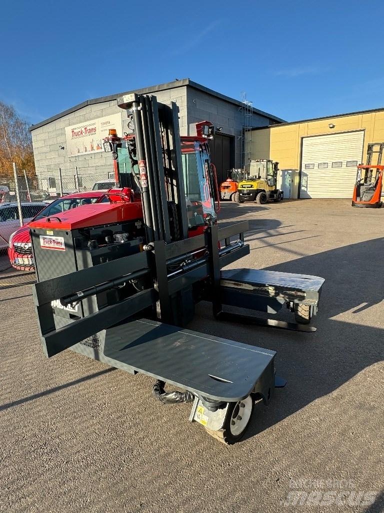 Combilift C3000ET Empilhadores de 4 vias