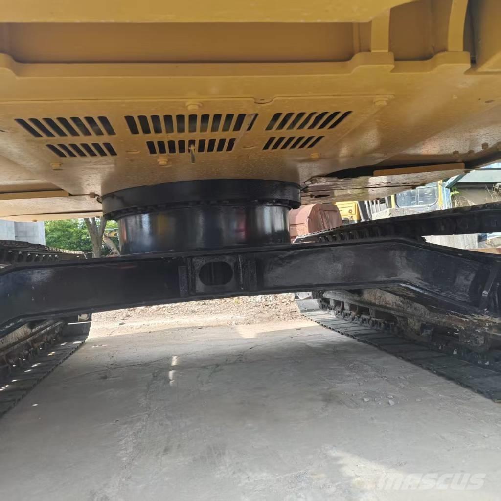 CAT 310 Escavadeiras de esteiras