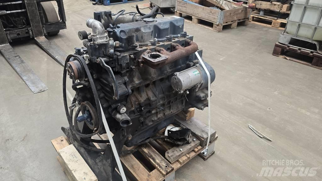 Kubota V2403 Motores