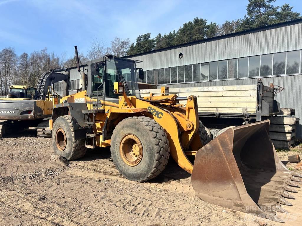 CASE 821C/2 Carregadeiras de rodas