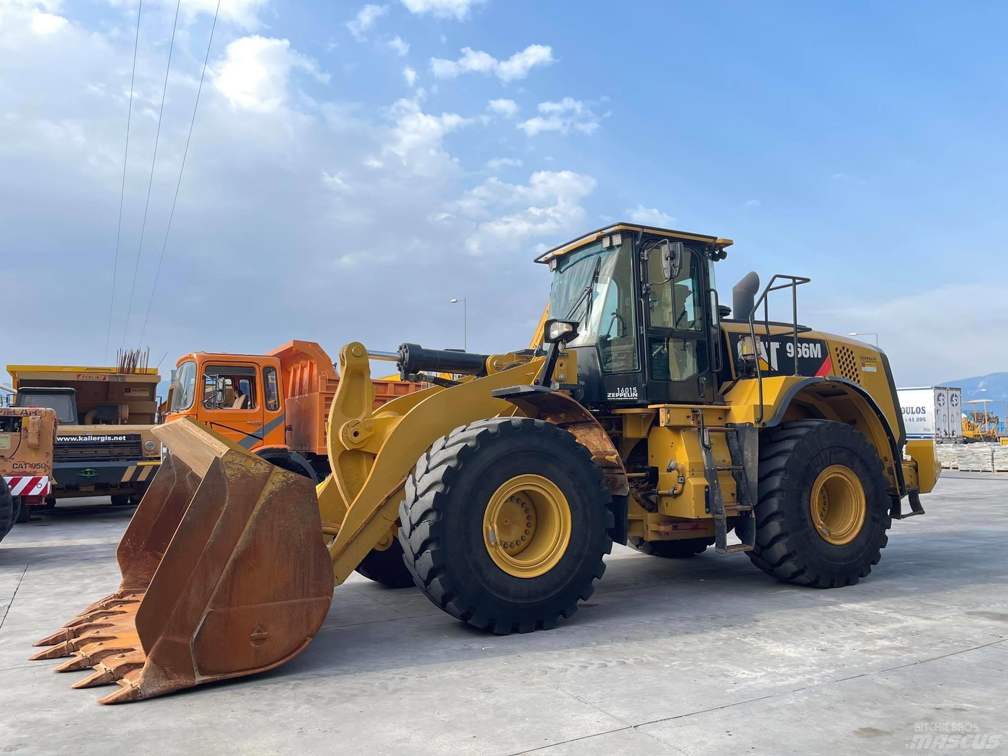 CAT 966M Carregadeiras de rodas