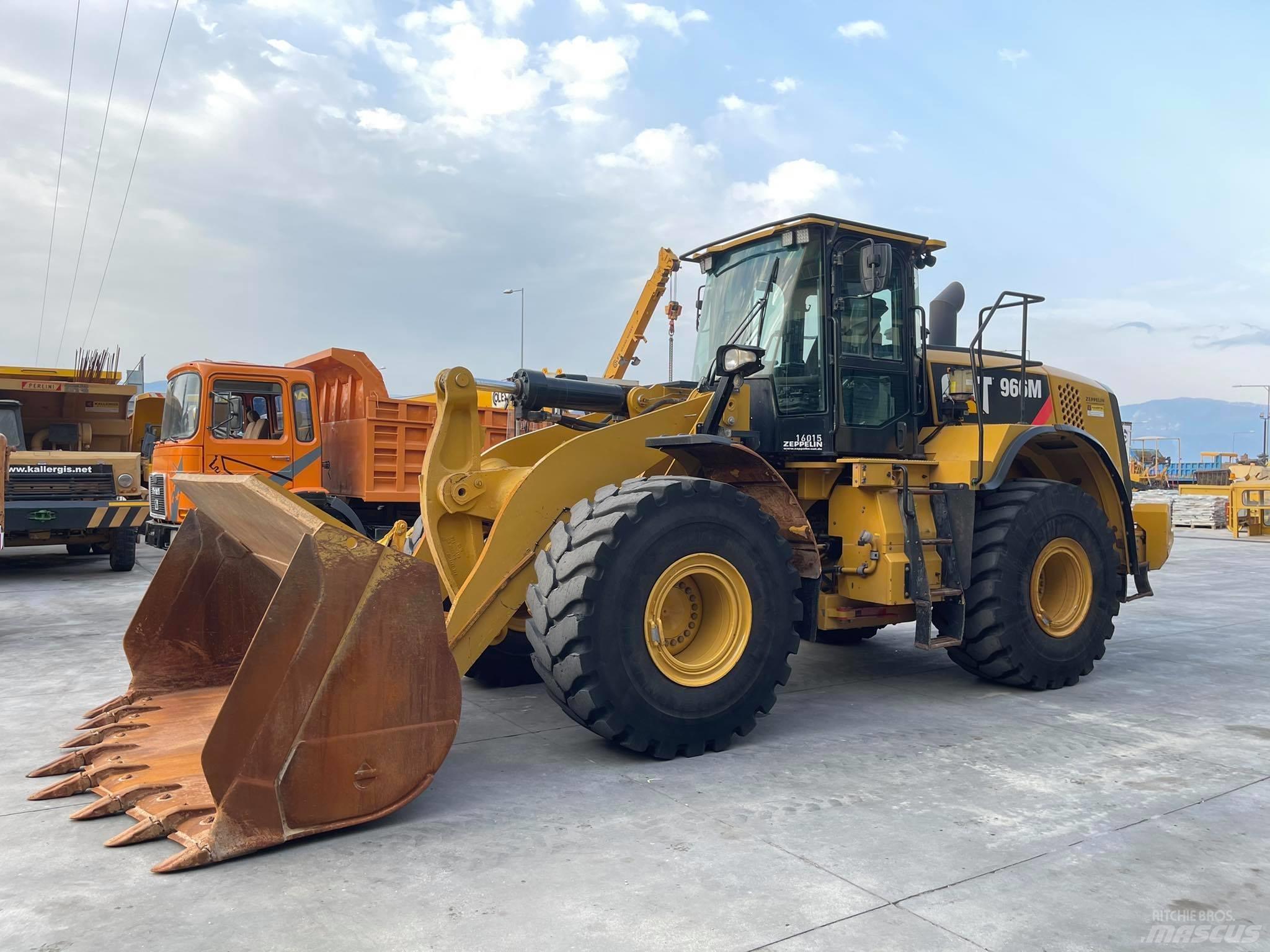 CAT 966M Carregadeiras de rodas